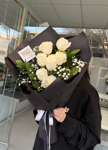 EB64 WHITE ROSES - Flavells Floral Boutique