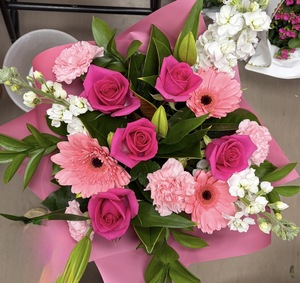 EB61 PINK ROSE BOUQUET - Flavells Floral Boutique