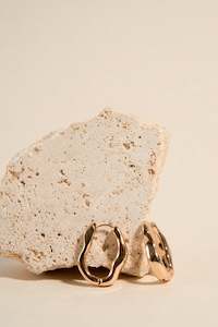 Oval Wavy EOL Chunky Gold Hoop Earrings