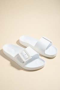 Slides: Cool White Single Buckle Slides