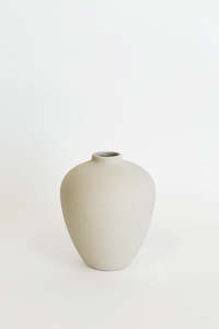 Flos Home: Ivory Textured Ceramic Orb 16cm Flower Vase