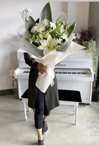 White Classic bouquet