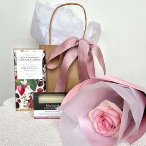 Sympathy Flowers: Single Rose Gift Set