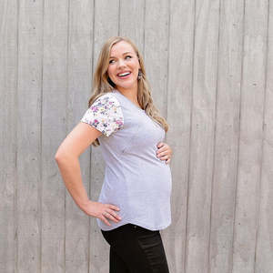 Summer Floral Sleeve Tee in Grey - Zippers