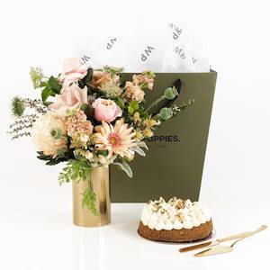 Blush Pink Bouquet with 4-Inch Cake