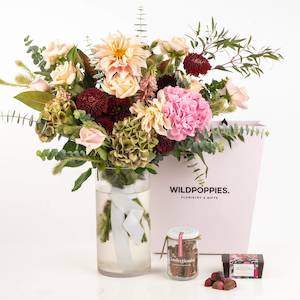 Occasion Birthday: Stylish Garden Bouquet & Toffee Chocolate Gift Set