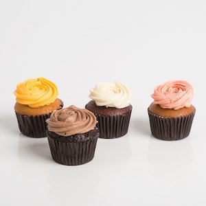 Cupcakes And Cakes: Petal Mixed Box of Cupcakes