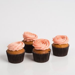 Cupcakes And Cakes: Petal Hawkes Bay Peach Cupcakes