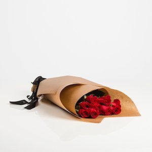 Occasion Romantic: Market Fresh Red Roses
