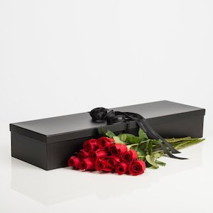 Occasion Romantic: Boxed Red Roses