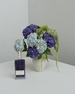 Hydrangea Bouquet and Blueberry Gin Gift