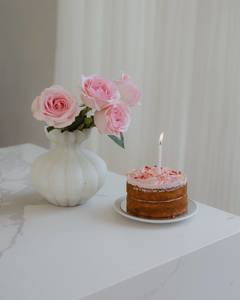 Occasion Birthday: Birthday Girl Roses and Cake