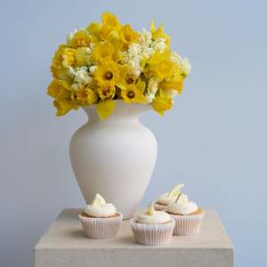 Gifts Combo Flower Gifts: Spring Posy & Cupcake Combo Deal