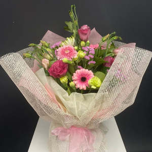 Products: Paste front look range of medium Vox box WITHOUT LILIES