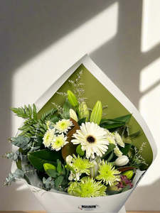 Products: Green & White special bouquet
