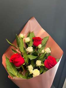 Pretty Rose & Spray rose bunch