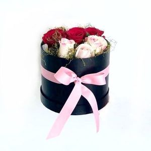 Roses Are Red Local Orewa Florist Flowers by Joanne: CUTE MIXED ROSES HAT BOX, Rose Flowers By Joanne