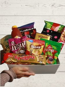 Home Page Gift Collection: Nibbles gift box