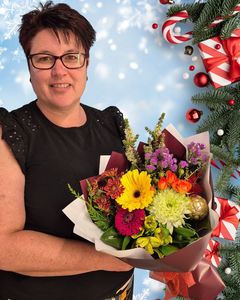 Christmas 2025: Christmas themed posy