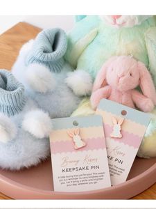 Keepsake pin - Bunny Kisses