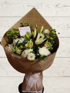 Harakeke Wrapped White and Green Bouquet