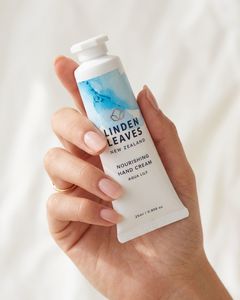 Linden Leaves In Bloom Nourishing Hand Cream – Aqua Lily (H)
