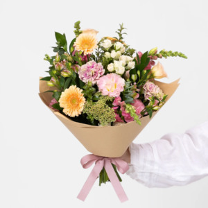 Mothers Day: Seasonal Pastel Bouquet