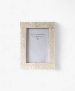 Aria Carved Photo Frame 4x6"