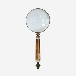 Homewares: Magnifying Glass with Bone Handle & Acorn