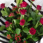 Products: DOZEN ROSES – Flowers in the City