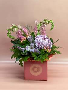 🌸 Shower Her With Love - Mother's Day Posy Box (& gift with purchase)