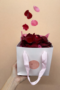 Spread the love - Rose petals