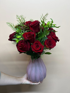 The Perfect Dozen – Premium Red Roses