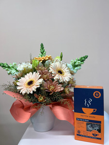 Mothers Day: 🌸 HotTea Mama — Floral Arrangement & Tea