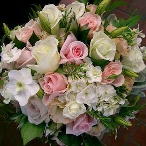 Valantines Day: Soft and Sweet Bouquet