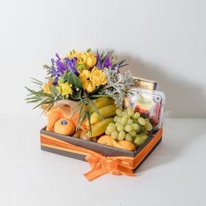 Flowers Fruit and Chocolate Hamper - Flowers that Wow- Florist - South Auckland Delivery