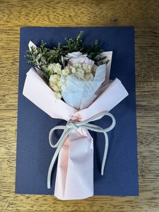 Elegant Preserved Floral Gift Card with Petite Flowers for Any Occasion - Flower&hellip;