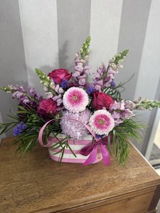 Products: Mother’s Day Flower Bag- florist choice seasonal blooms. A limited edition gift - Auckland delivery - Flowers that Wow- Florist - South Auckland Delivery