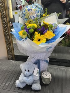 Products: Welcome Baby Bouquet with Teddy Bear, Candle & Balloon - Perfect Newborn Gift - Flowers that Wow- Florist - South Auckland Delivery