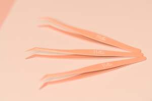 Frontpage: Non-Stick Tweezers