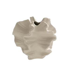 Sculptural Coral Vase – Organic Ceramic Art for Modern Spaces