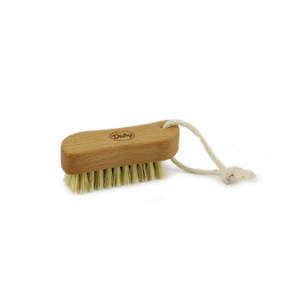 Florence: Natural Nail Brush with Rope – Beechwood & Tampico Bristles