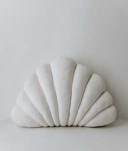 LARGE SHELL CUSHION - IVORY