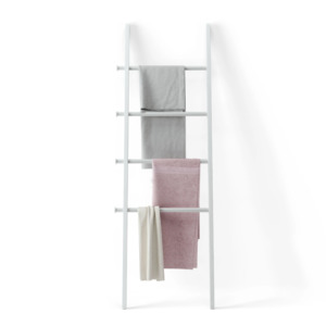 LEANA Decorative Ladder – Black Wood & Metal Blanket Rack | Umbra