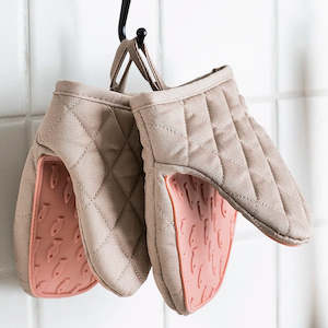 Gloves: 1PC Silicone Anti-scalding Oven Gloves Mitts Potholder Kitchen Silicone Gloves Tray Dish Bowl Holder Oven Handschoen Hand Clip