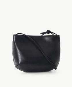 Sassy Duck Delta leather cross body bag black