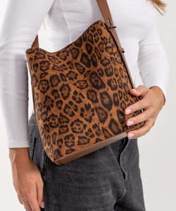 Accessories: Sassy Duck Emma shoulder bag Cheetah