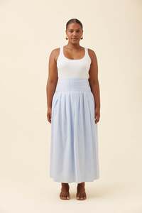 Fashion: Isle of mine Lyndell maxi skirt light blue