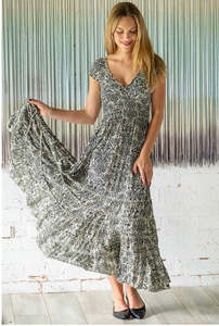 Fashion: DamaskRosa dress