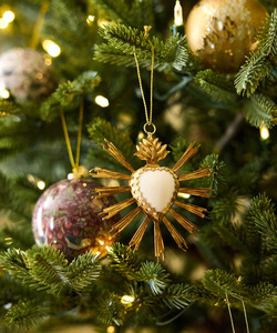 Christmas: French Country Hanging Burst Heart with Stone